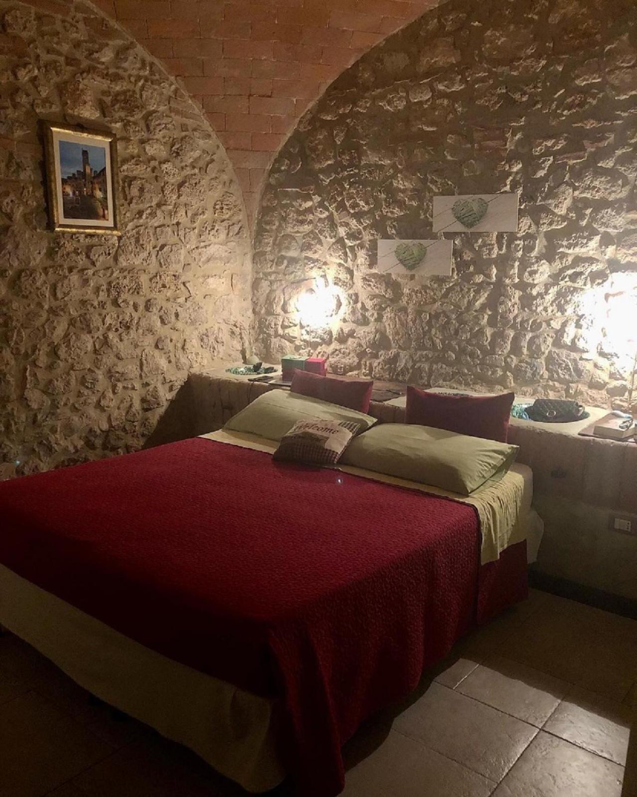 Agriturismo La Segolina Колле-ди-Валь-д'Эльса Номер фото